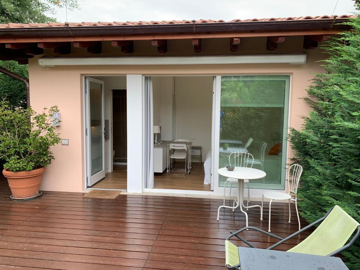 Casabella-Lago Maggiore Lesa Bagian luar foto