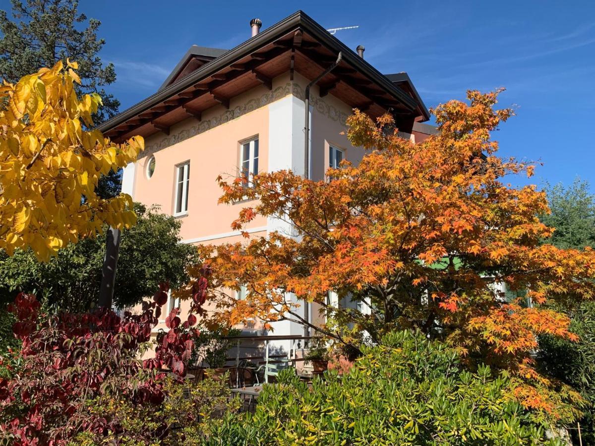 Casabella-Lago Maggiore Lesa Bagian luar foto