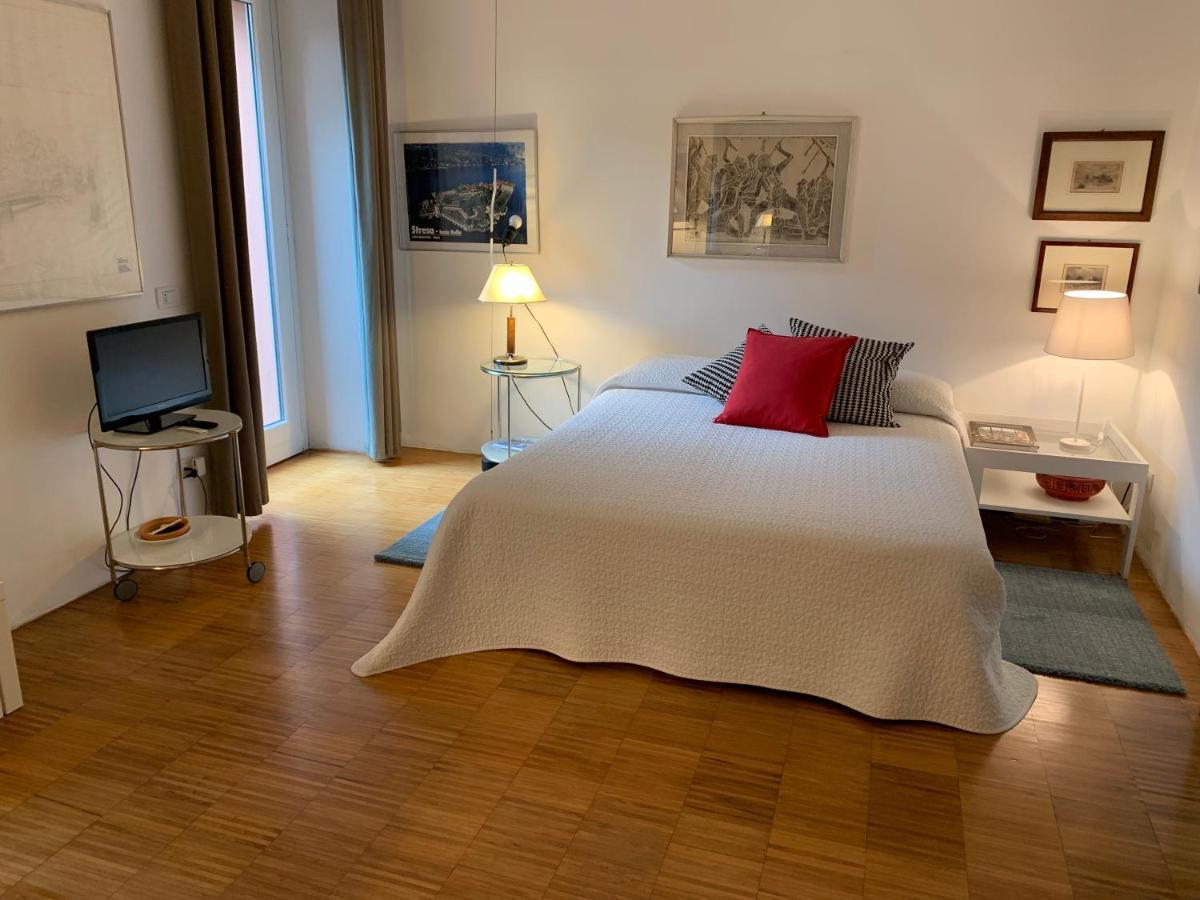 Casabella-Lago Maggiore Lesa Bagian luar foto