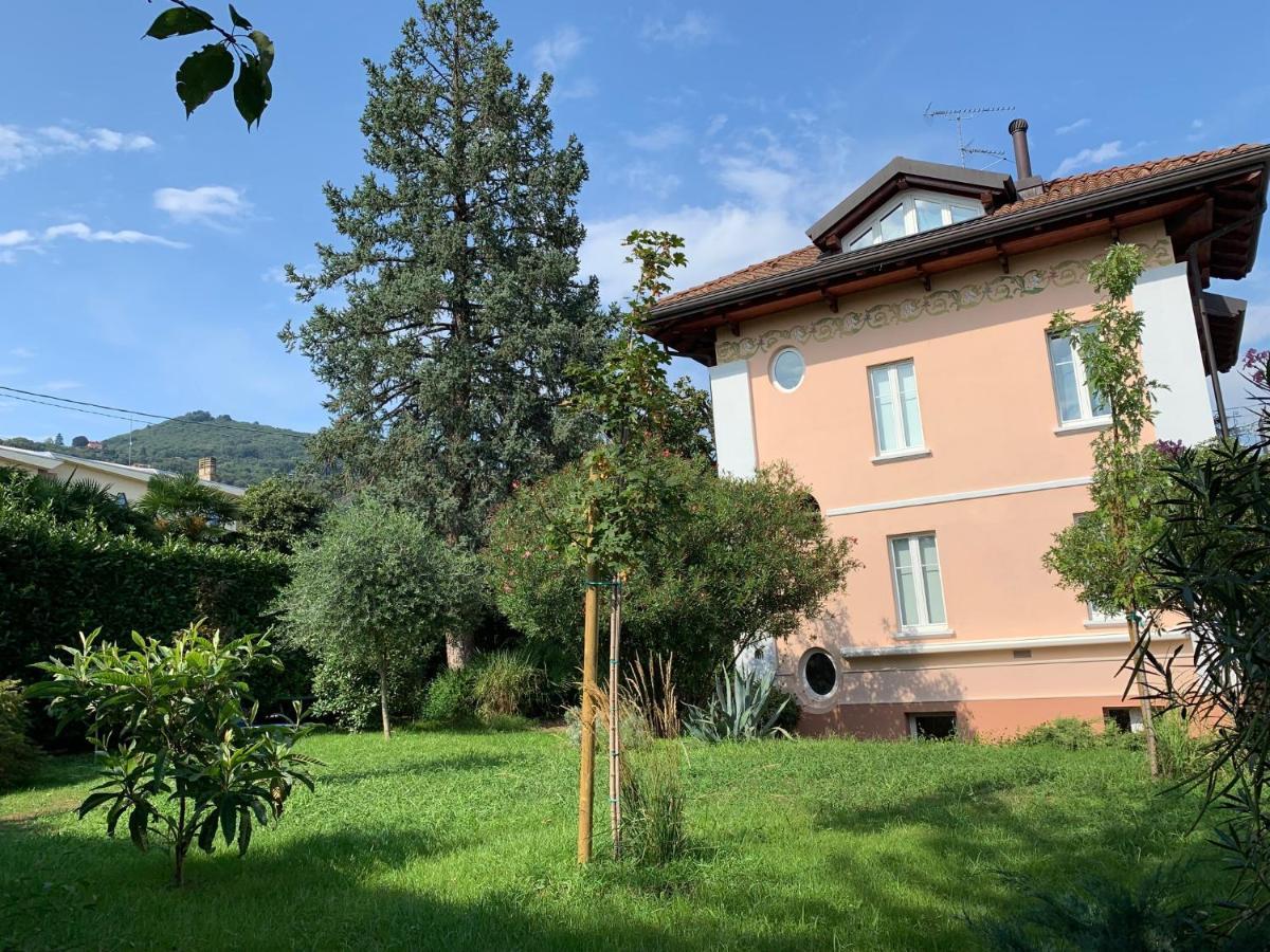 Casabella-Lago Maggiore Lesa Bagian luar foto