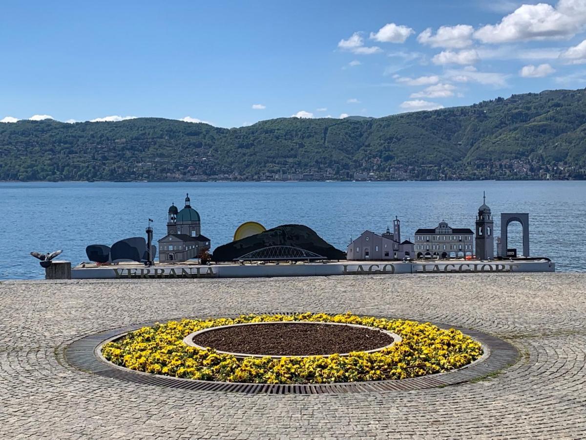 Casabella-Lago Maggiore Lesa Bagian luar foto