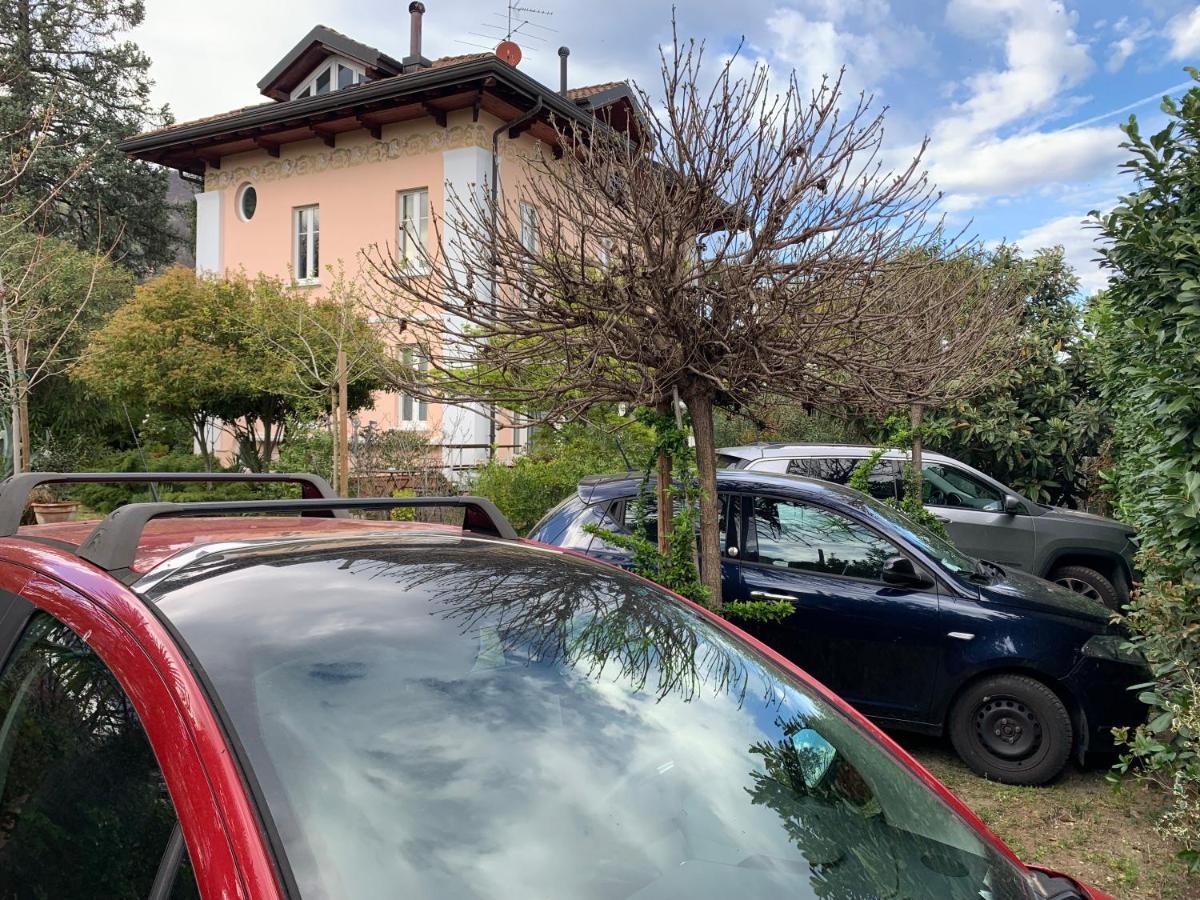 Casabella-Lago Maggiore Lesa Bagian luar foto